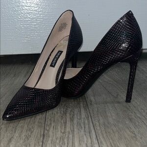 Nine West Black/Brown Snakeskin Like Heels